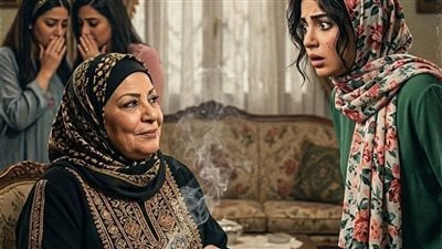 كل ما اروح عند حماتي الاقيها مشغله قران