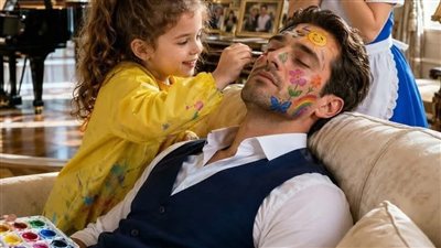 رجل الاعمال عمل نفسه نايم