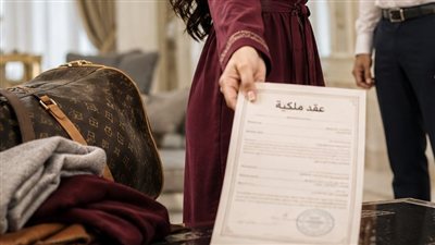 اختار مراته من ايديها